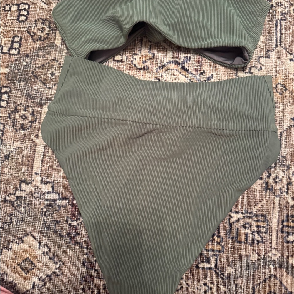Beach Riot army green swimsuit never worn - Picture 10 of 10